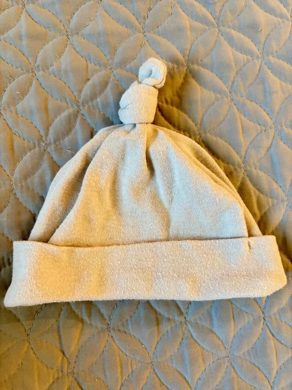 Badgley Mischka Baby 3-6month Beige Knot-Top Baby Beanie